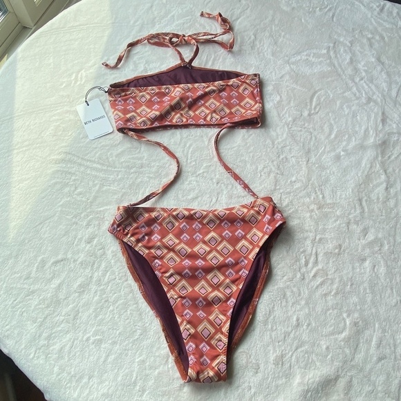 New! Beth Richards Gina one piece in Triangle geo print , saffron 19819 - Picture 5 of 16